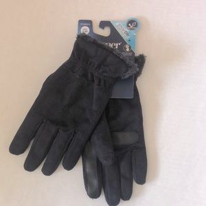 Women’s Isotoner black faux fur winter glove with smart Dri technology